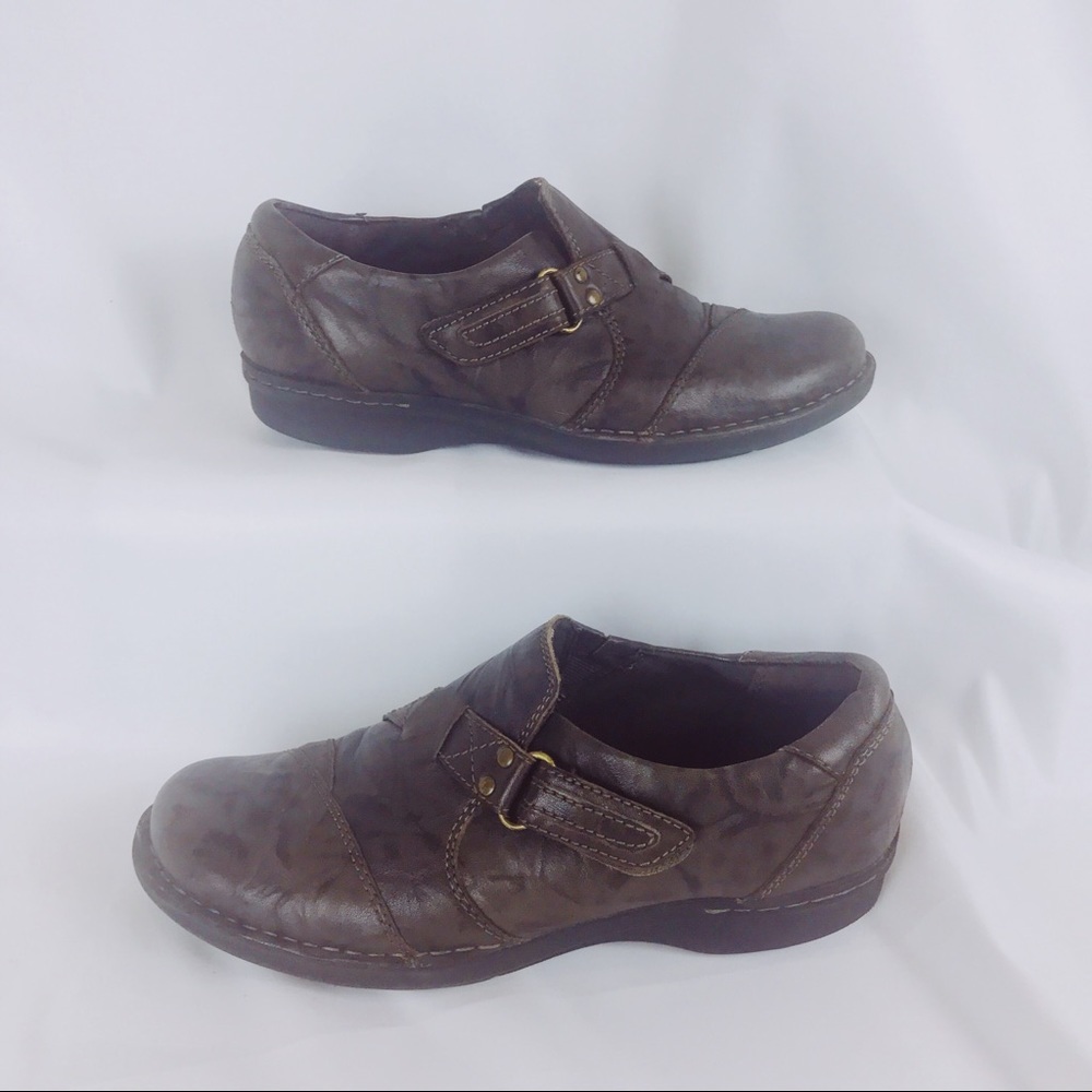 2/$14 Clarks Brown Leather Slip-ons 7 Medium - Picture 1 of 7
